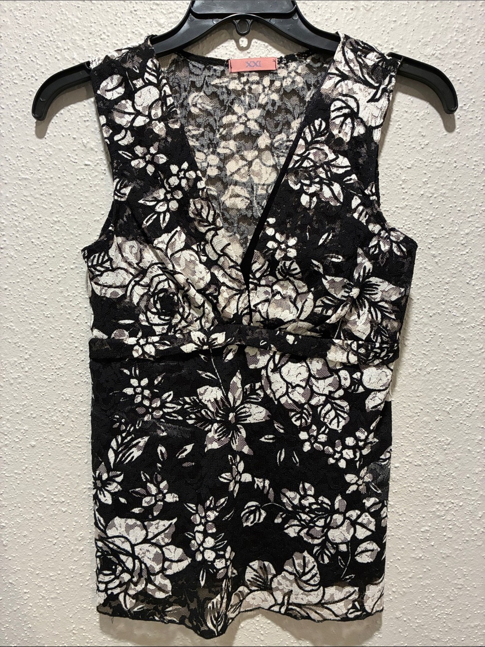 Forever 21 Black and White Floral Lace Top